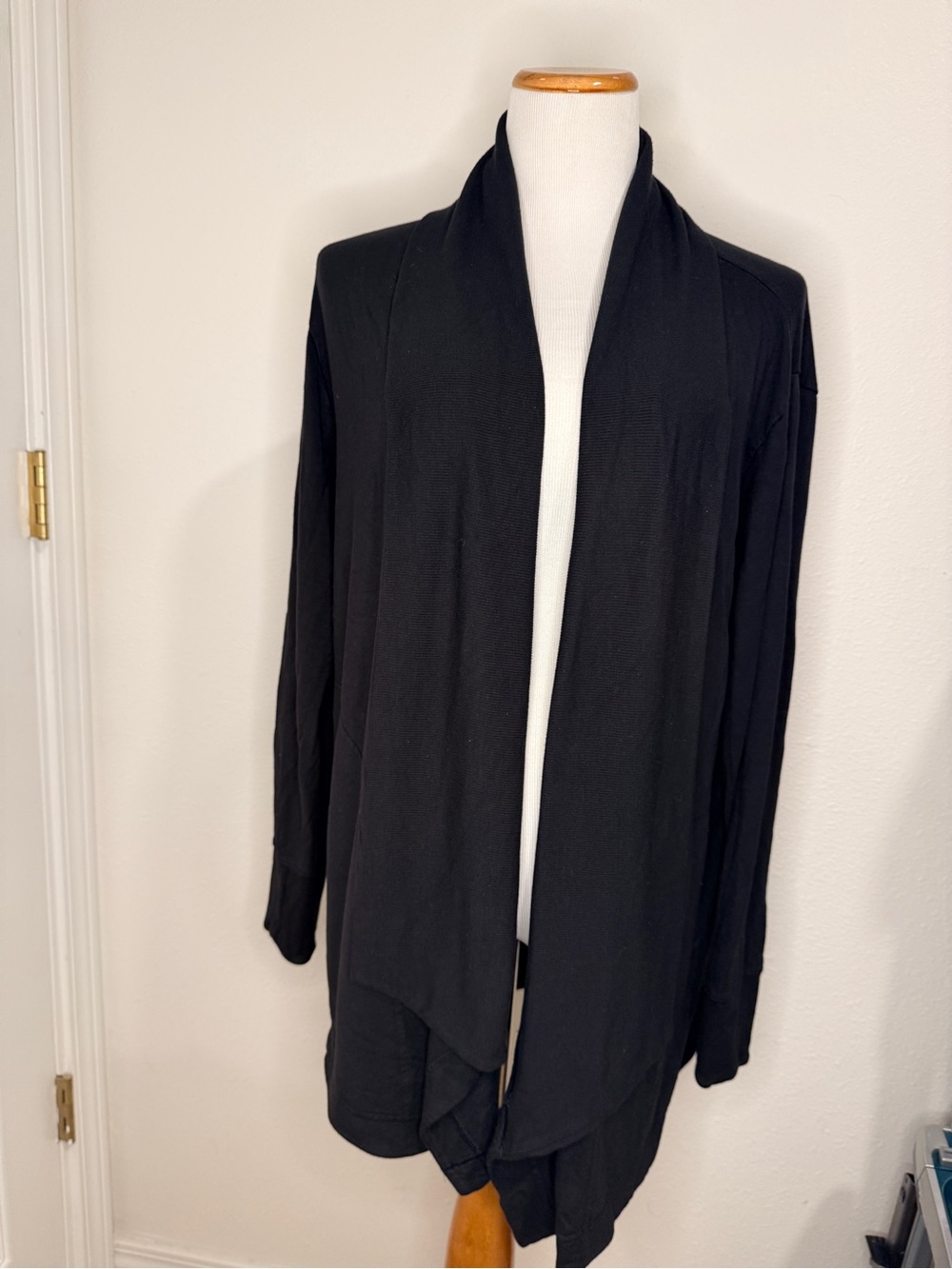 Athleta Black Pranayama Restore Wrap